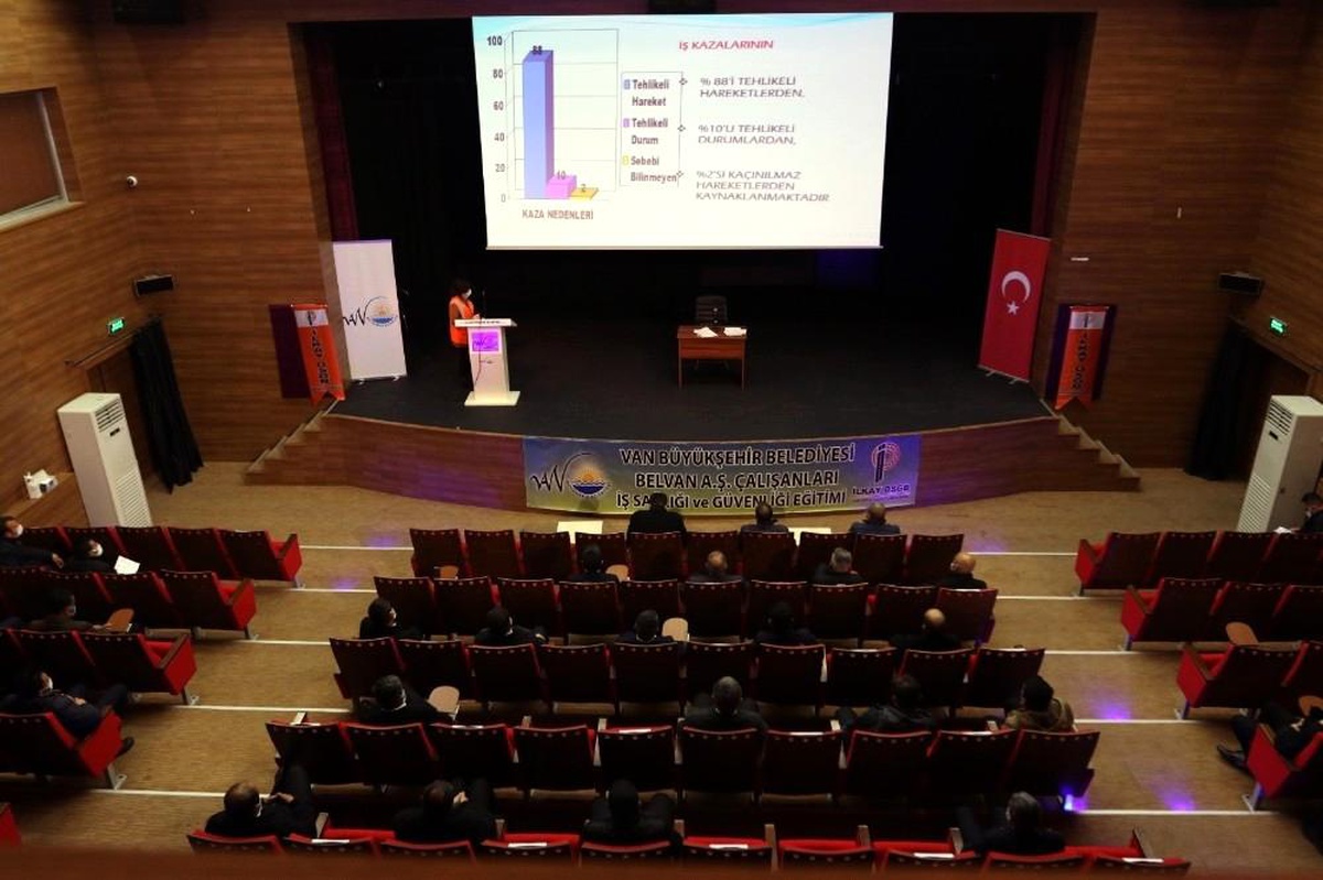 Van Büyükşehir Belediyesi personeline \'İş Sağlığı ve Güvenliği\' eğitimi