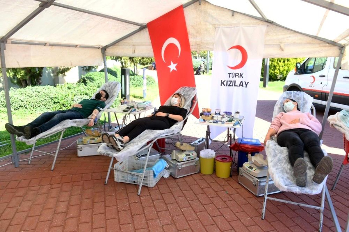 Yenişehir belediyesi personelinden kan ve kök hürce bağışı