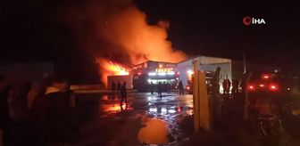 Bursa'daki karton fabrikası alev alev yanarak küle döndü