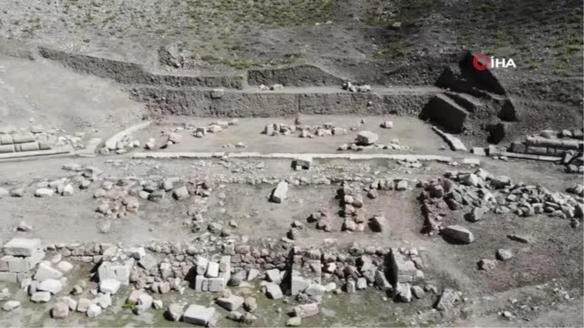 Efes\'ten sonra en önemli şehir olarak kabul edilen Apemeia\'da kurtarma kazısı sürüyor