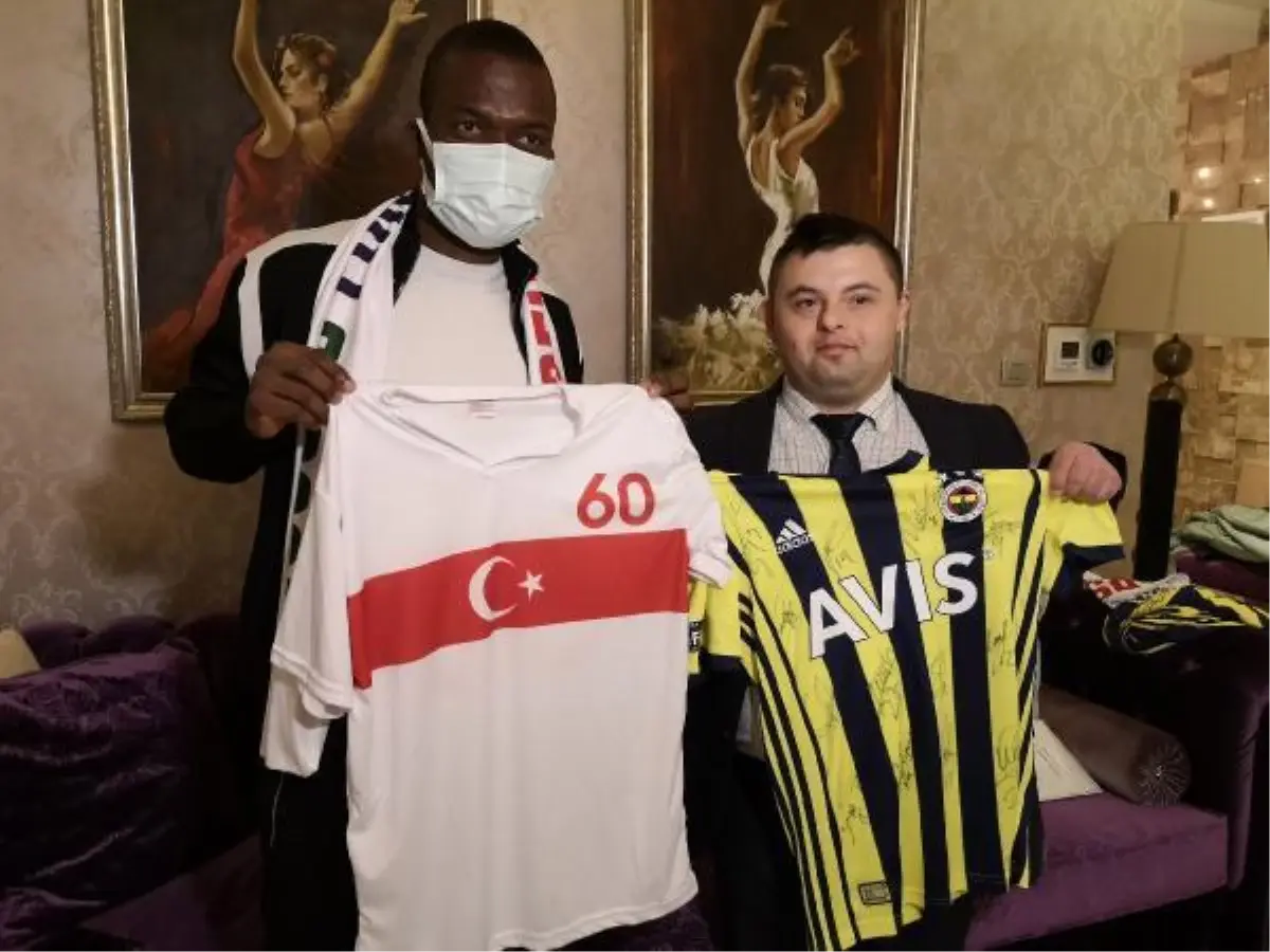 FENERBAHÇE TUTKUNU DOWN SENDROMLU EREN\'E SÜRPRİZ ZİYARET