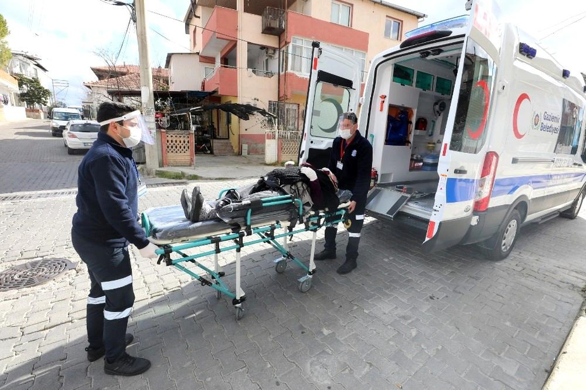 Gaziemir Belediyesinin sağlık hizmetleri kaldığı yerden sürüyor