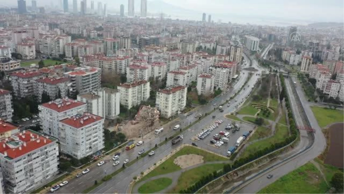 İzmir\'deki depremde ağır hasar gören 488 bina daha yıkılacak
