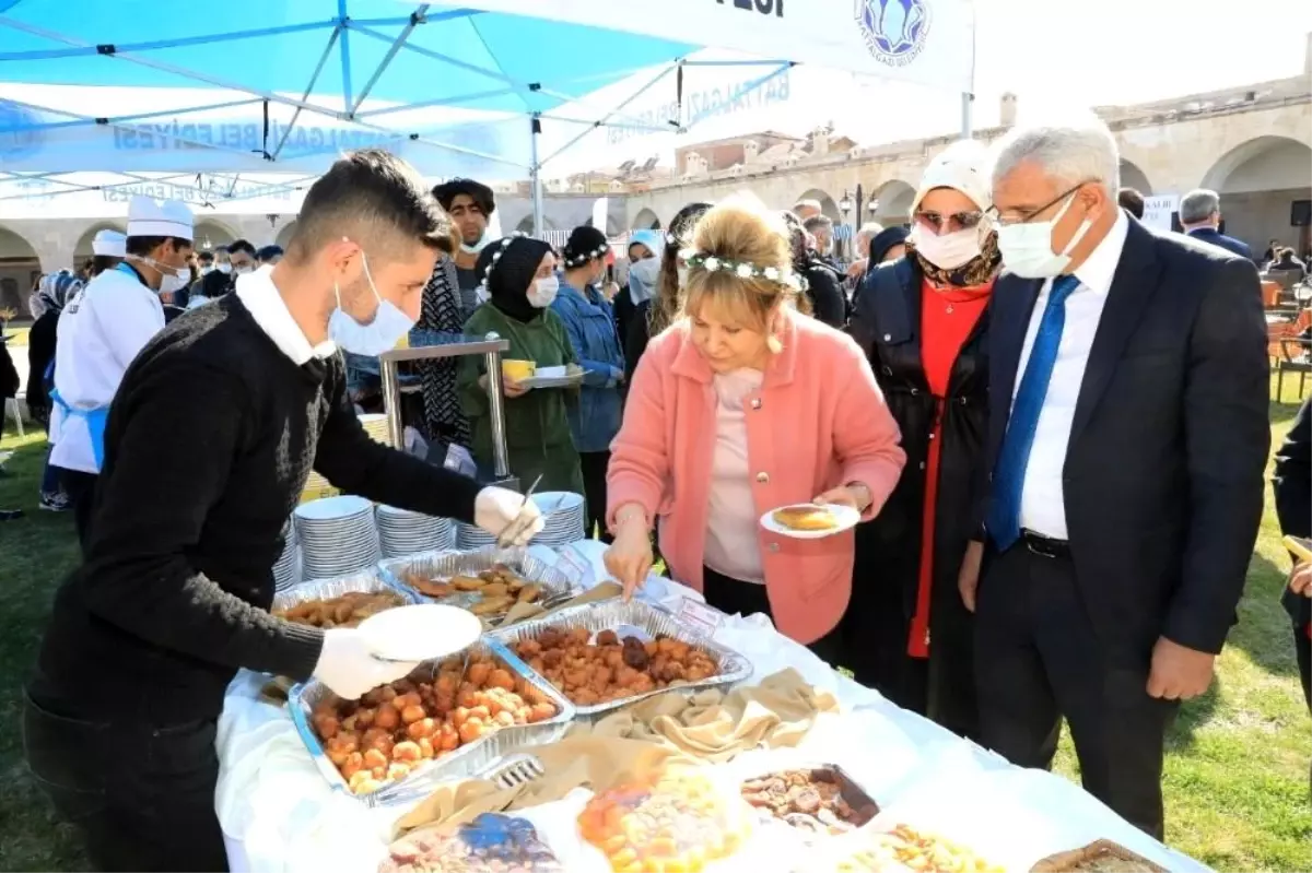 \'Kayısı Çiçeği Şenliği\' konukları Battalgazi\'ye hayran kaldı