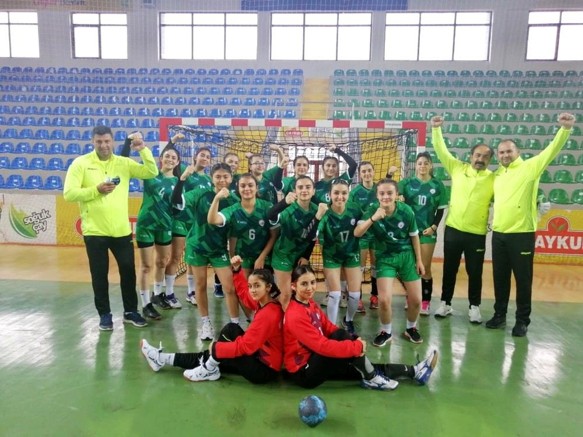 Kırşehir Belediye Kadın Hentbol Takımı Karadeniz\'den galibiyetle döndü
