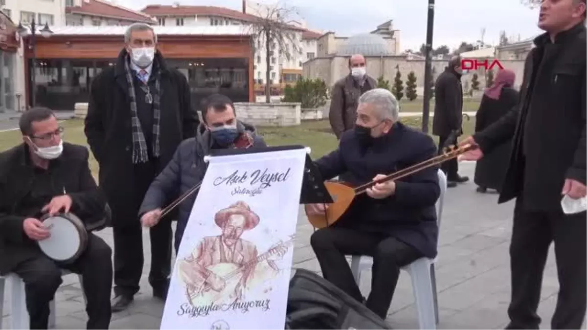 SİVAS Aşık Veysel, memleketi Sivas\'ın caddelerinde türküleriyle anıldı