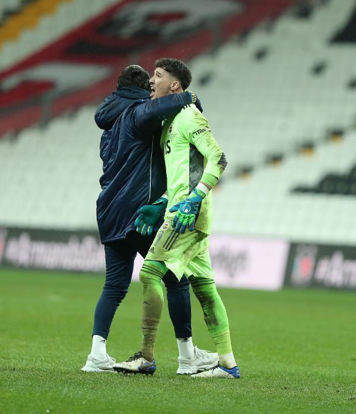 Altay Bayındır, gözyaşlarına hakim olamadı