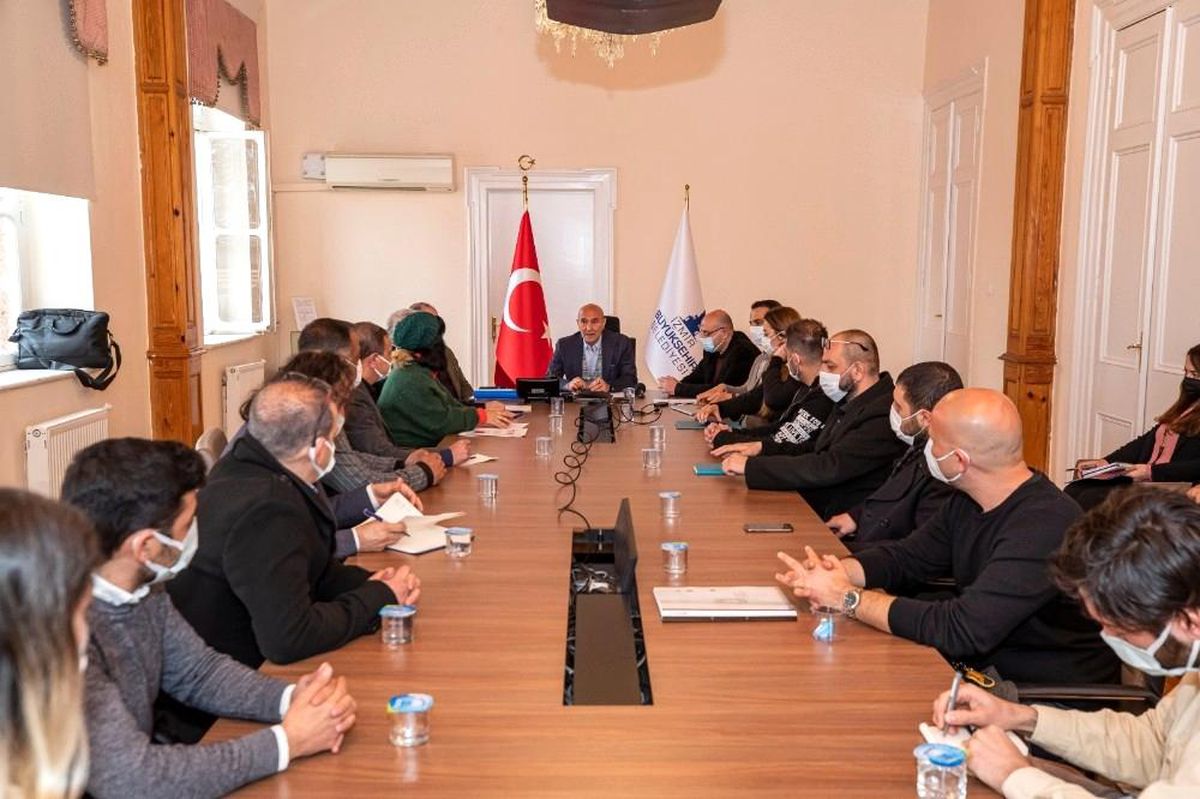 Başkan Soyer, İzmirli sanatçılar için yeni destek paketini açıkladı