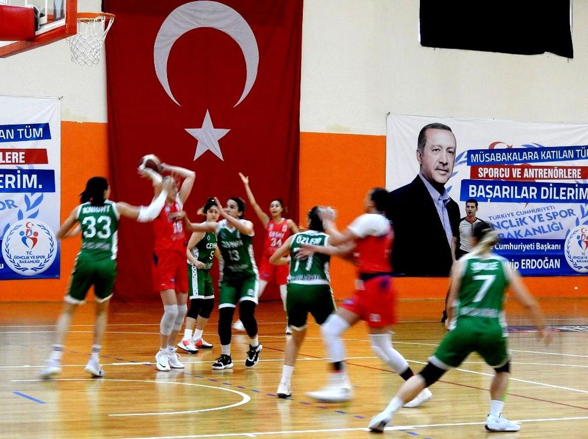 Çeşme Kadın Basketbol Takımı play-off hedefine ilerliyor