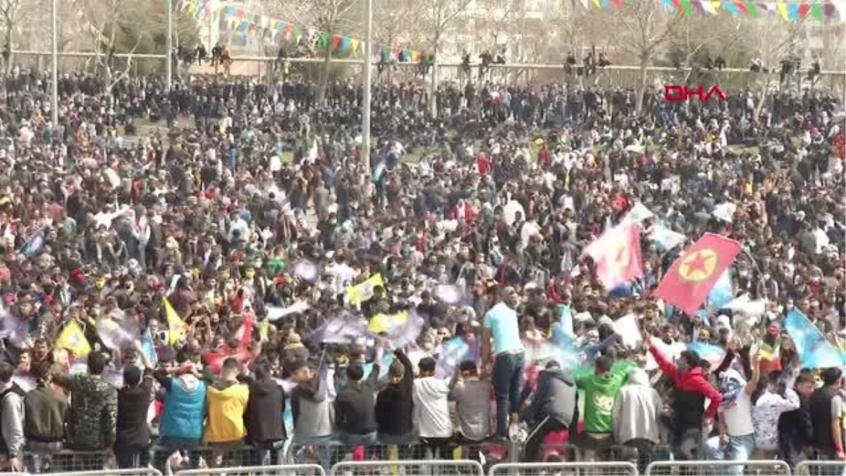 Diyarbakır\'da Nevruz Bayramı kutlandı