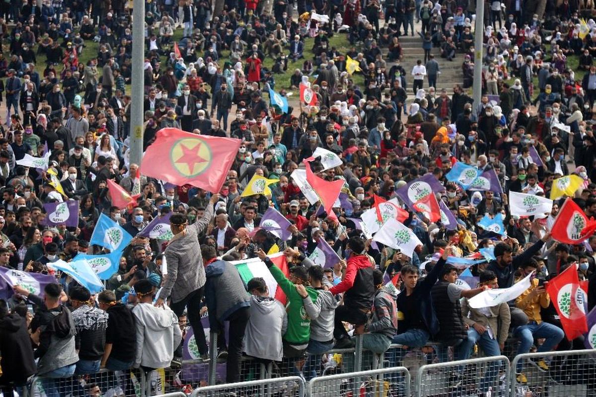 Son dakika haberi | Diyarbakır\'da Nevruz etkinliğinde terör örgütü propagandası