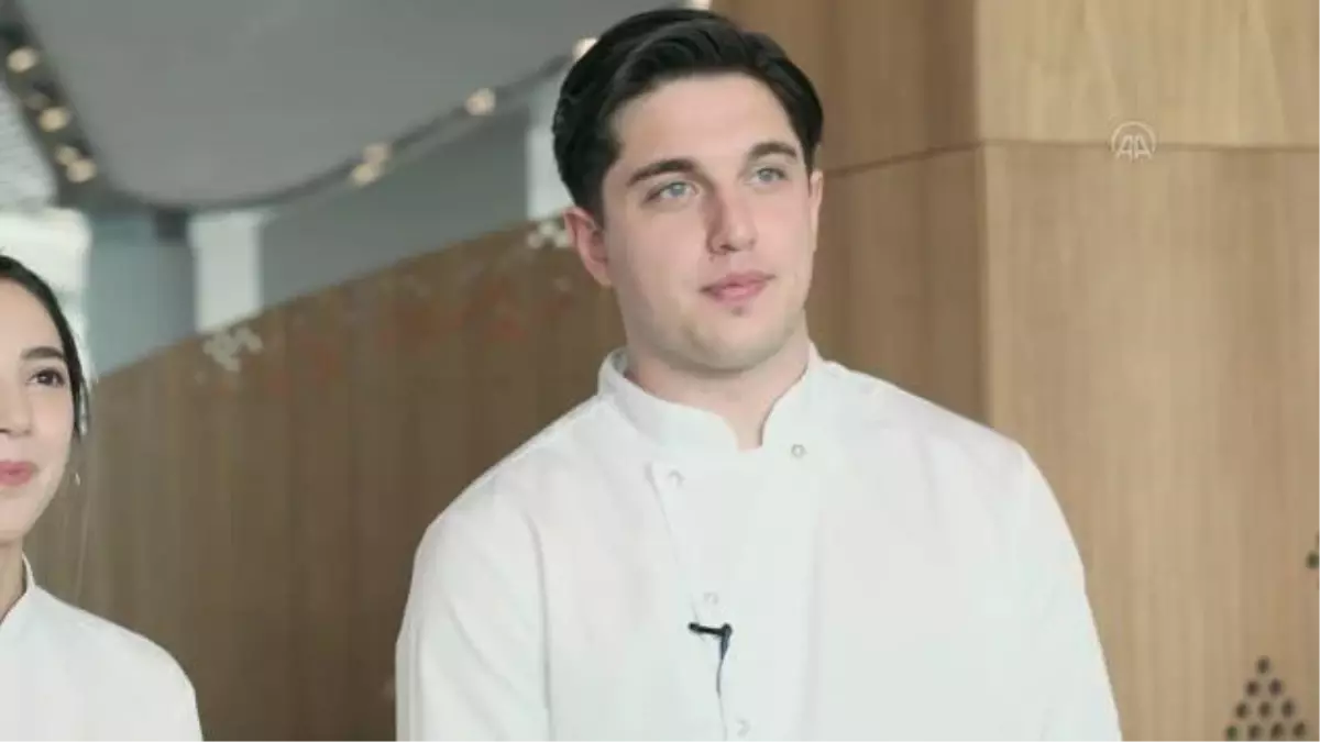 Down Sendromlu gençler, İstanbul Havalimanı İGA Lounge\'ta şeflerle kurabiye yaptı