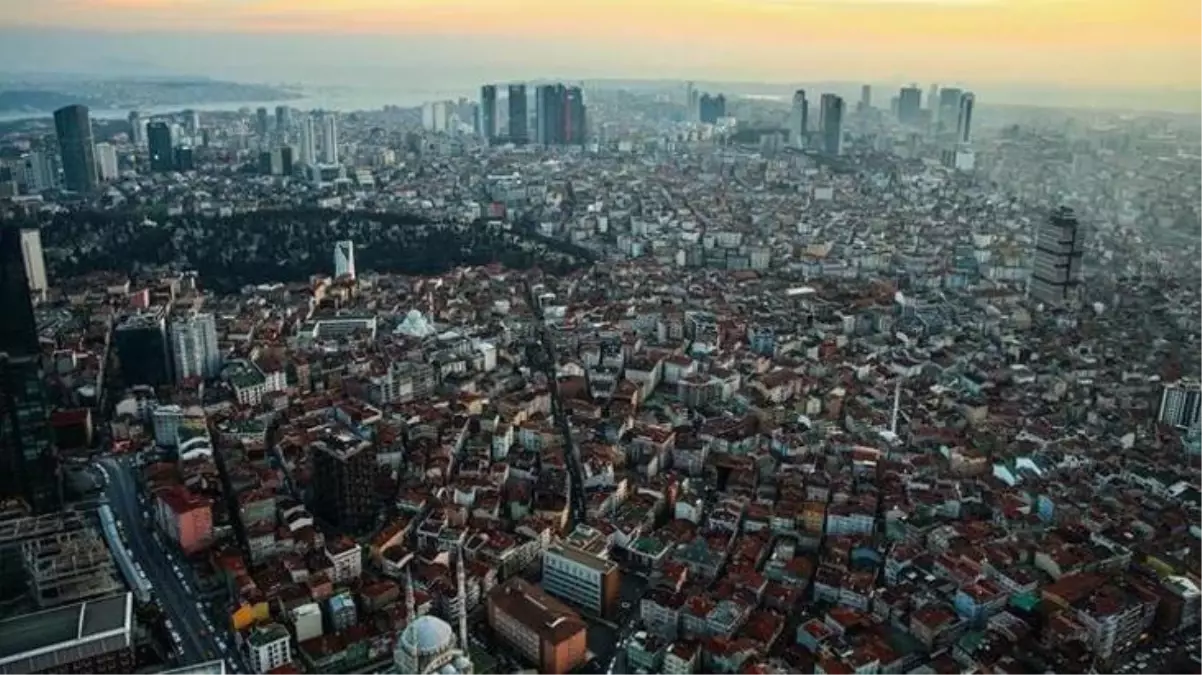 Gündüzleri binlerce insanın ziyaret ettiği Tahtakale mahallesinin nüfusunu duyanlar kulaklarına inanamıyor