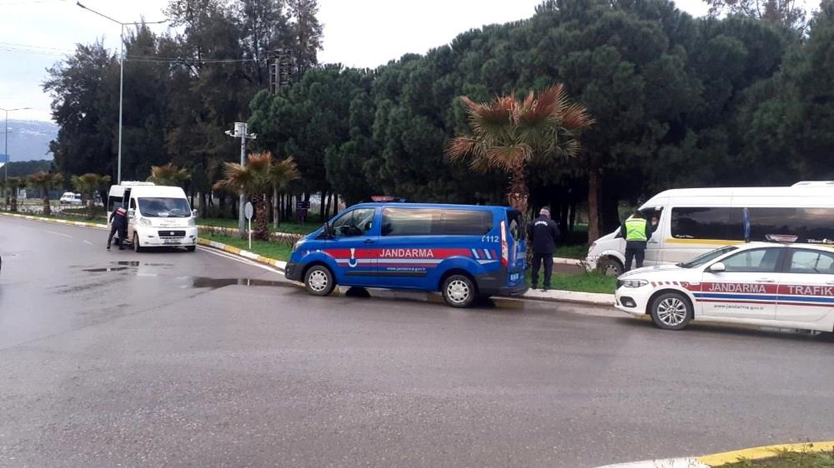 Son dakika haberleri: İzmir\'de huzur ve güven operasyonu: 25 kişi yakalandı
