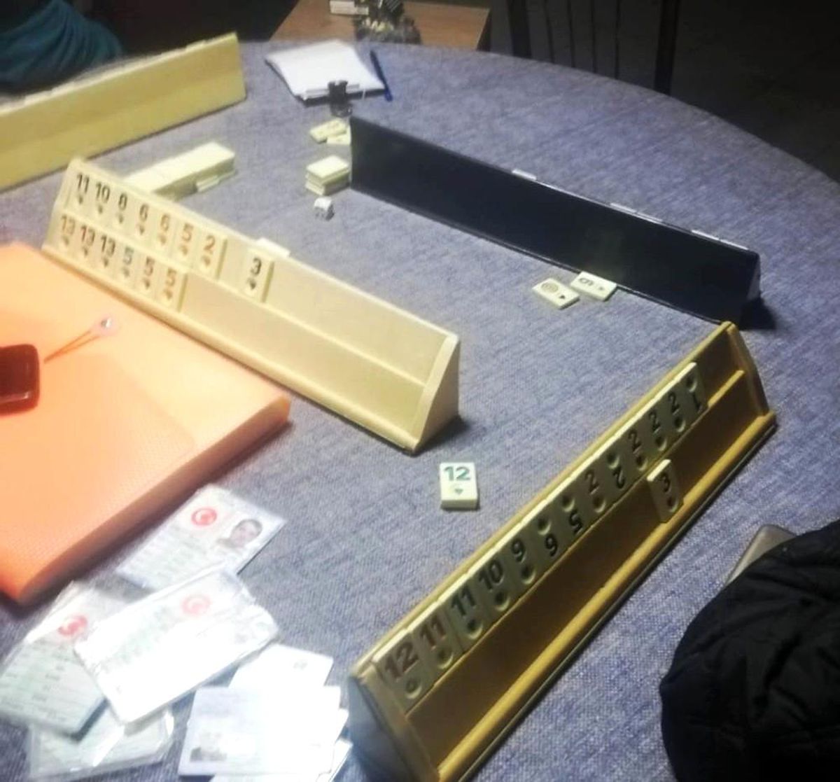 Kütahya\'da okey oynayan 15 kişiye 47 bin 250 lira para cezası