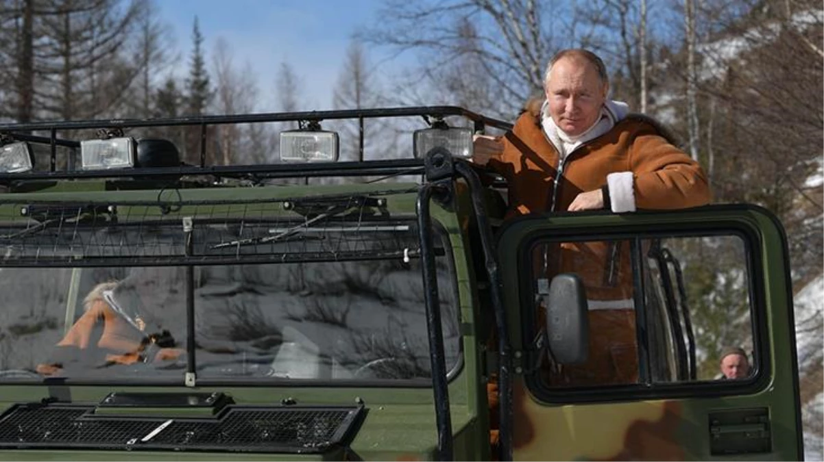 Putin, hafta sonu tatili için Savunma Bakanı ile Sibirya\'ya gitti