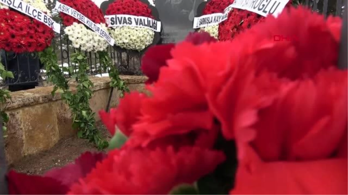 SİVAS Aşık Veysel, vefatının 48\'inci yılında mezarı başında anıldı