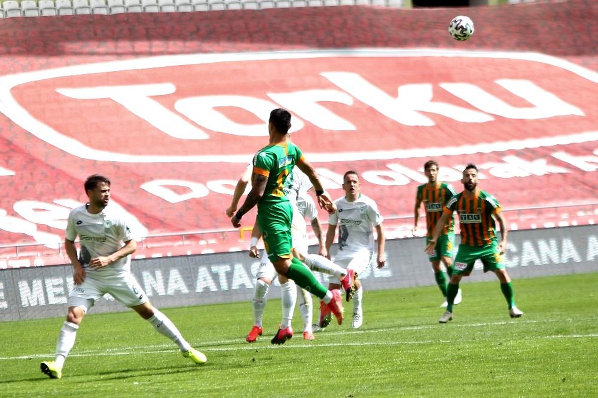 Süper Lig: Konyaspor: 1 Alanyaspor: 0 (İlk yarı)