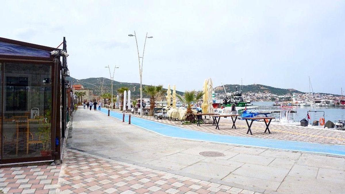 Turistik ilçe Foça kısıtlamada sessizliğe büründü