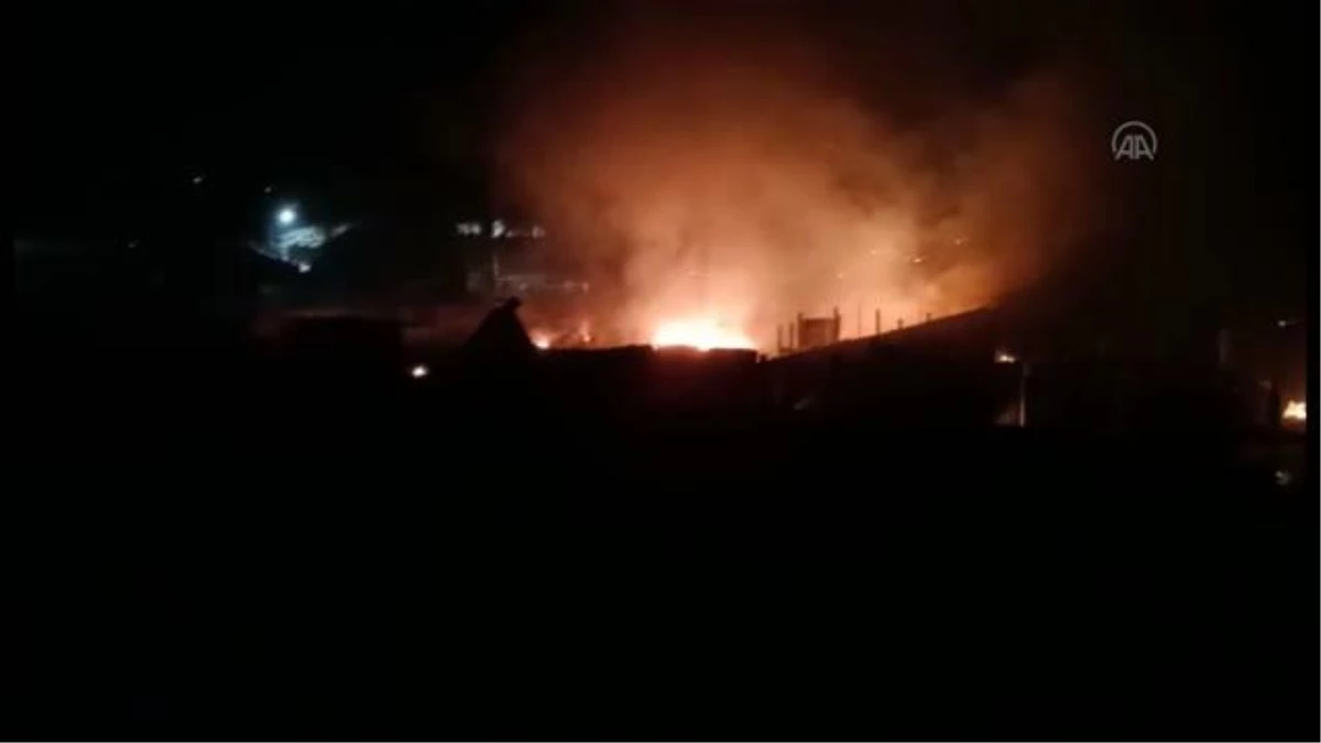 Arakanlı Müslümanların kaldığı mülteci kampında yangın (4)