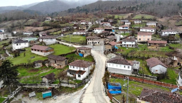 Bu köyde torunlar dedeleriyle aynı dili konuşamıyor