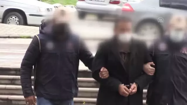 Büyükşehirlerde bombalı eylem hazırlığındayken yakalanan iki zanlıdan biri adliyede Büyükşehirlerde bombalı eylem hazırlığındayken yakalanan iki zanlıdan biri adliyede