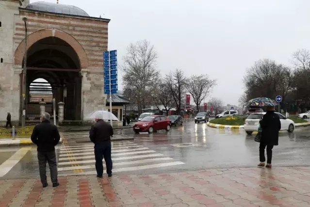 Edirne'de yağmur etkili oluyor