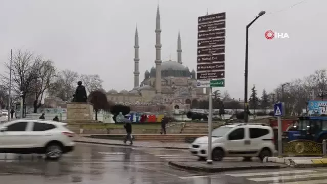 Edirne'de yağmur etkili oluyor