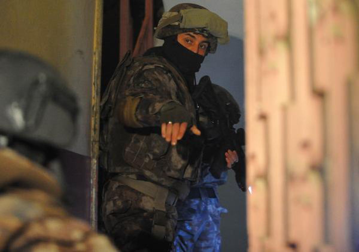 Son dakika... FETÖ soruşturmasında 10 kişi hakkında gözaltı kararı
