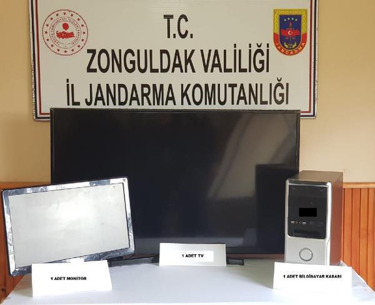 Girdiği evden eşya ile anahtarını aldığı otomobili çalan şüpheli yakalandı