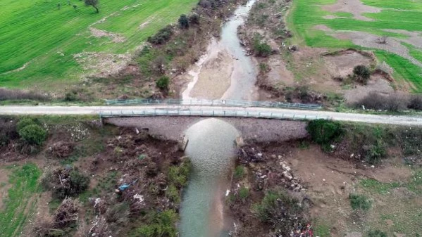 İZMİR Kaçak dökülen moloz ve hafriyatlar, Tahtalı Barajı'nı kirletiyor iddiası