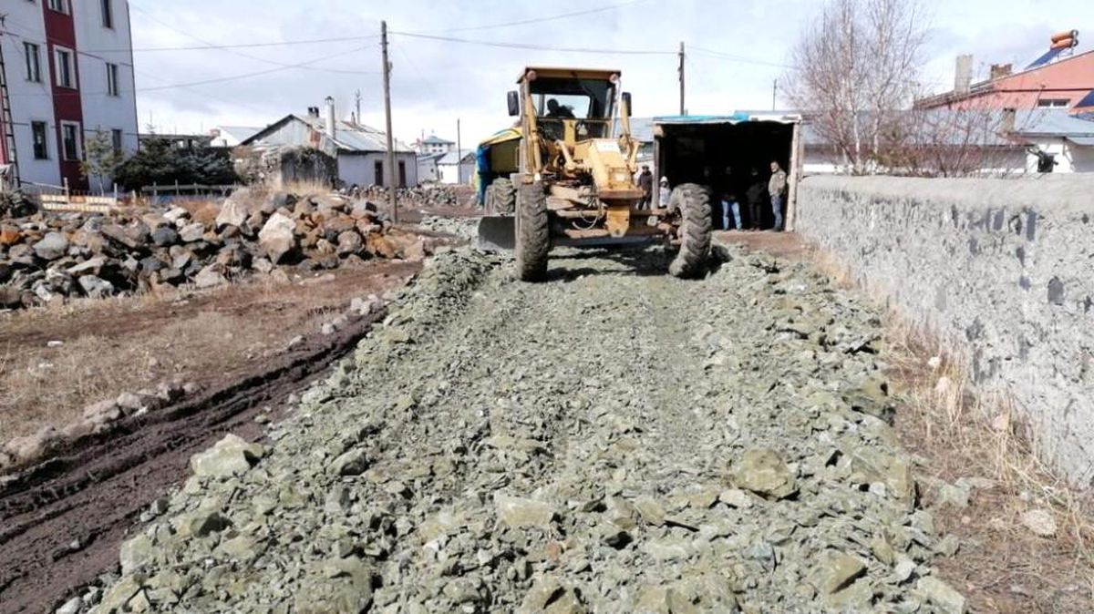 Kars\'ta belediye yol yapım çalışmalarına başladı