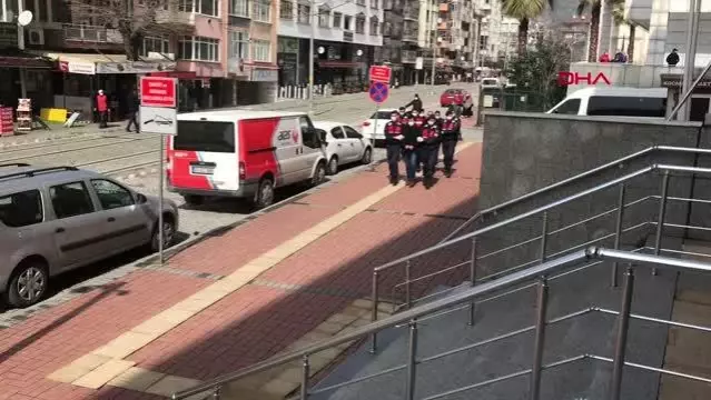 Kocaeli'de sosyal medyada terör propagandasına 3 gözaltı Kocaeli'de sosyal medyada terör propagandasına 3 gözaltı