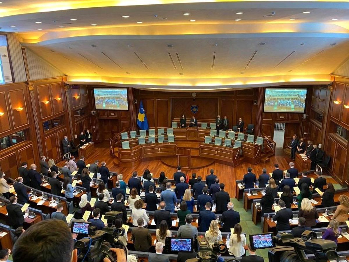 Kosova\'da 8. dönem milletvekilleri yemin ederek göreve başladı