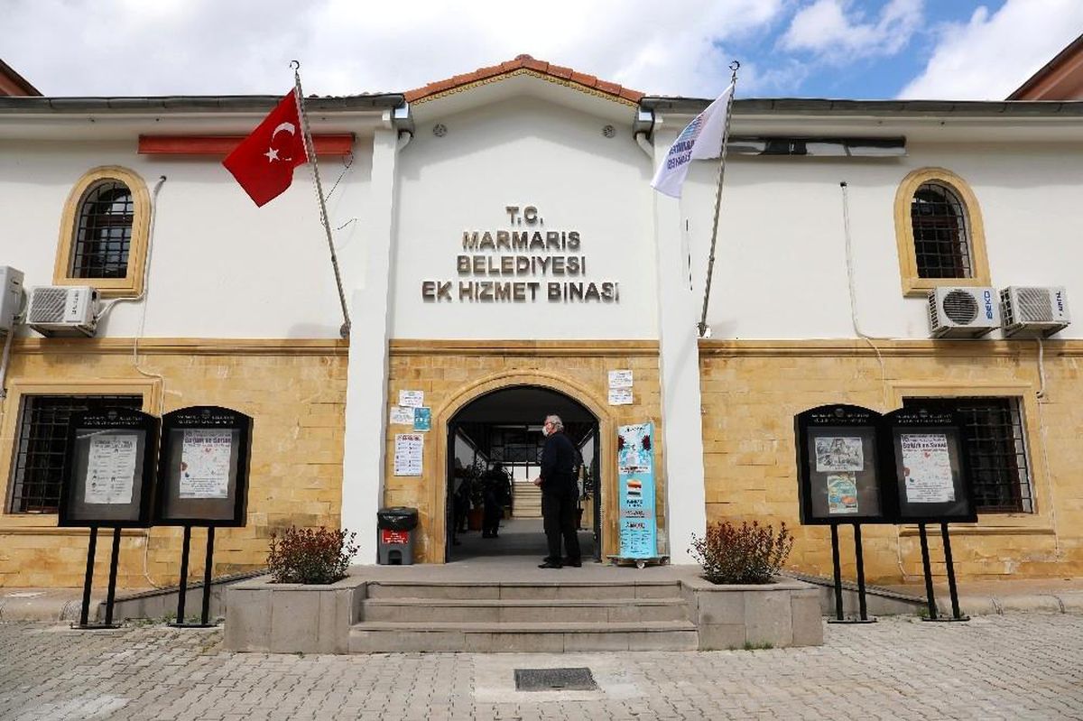 Marmaris Belediyesi\'ne karekod okutarak girilebiliyor