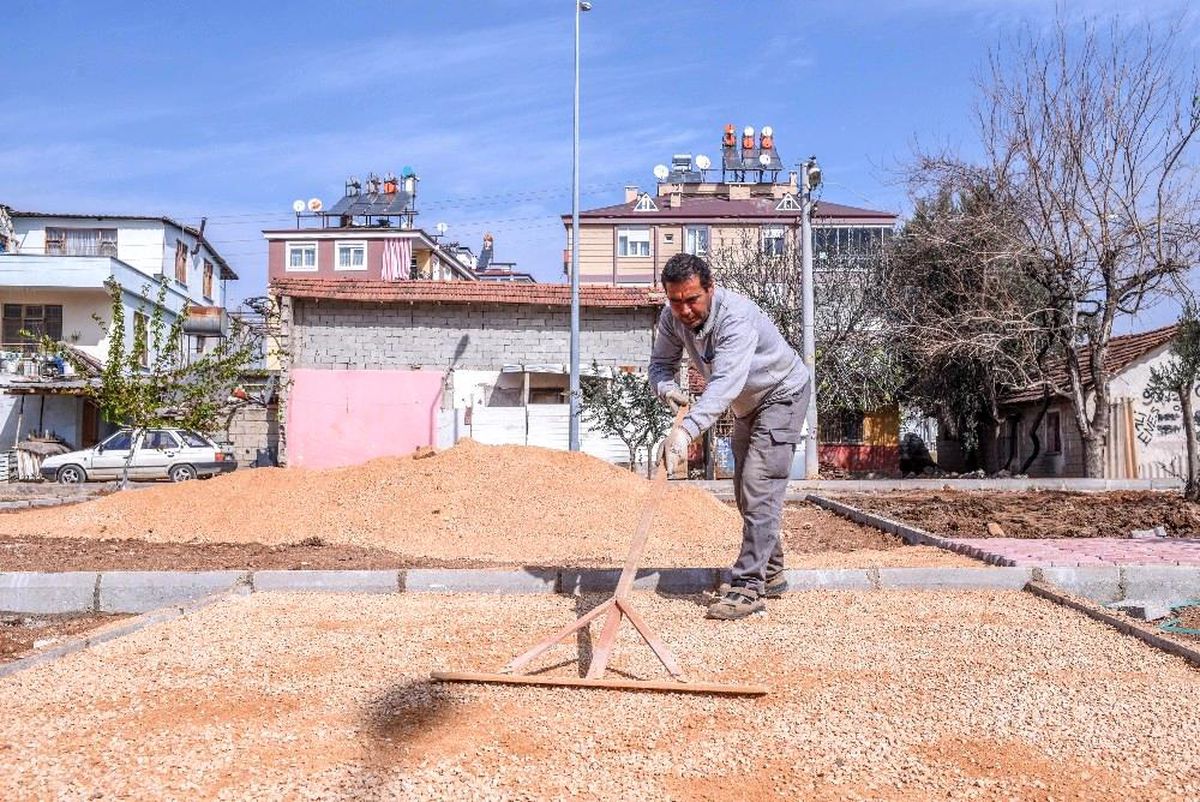 Mehmet Akif Ersoy\'a çınarlı park