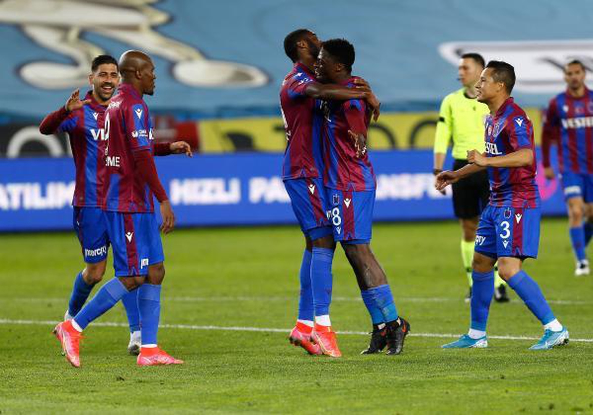 Üst sıralarda yaşanan kayıplar, Trabzonspor\'un iştahını kabarttı