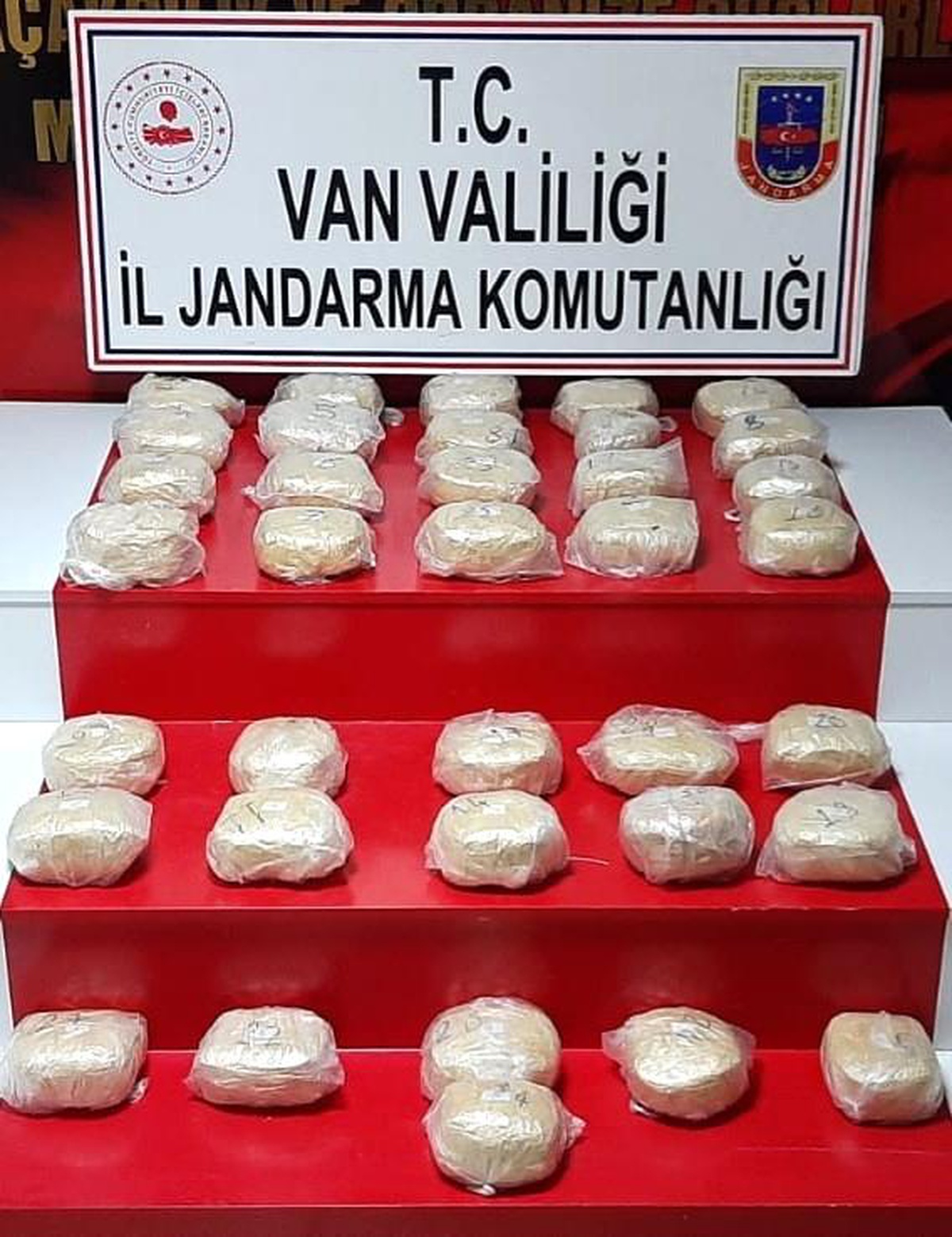 Van\'da 37 kilogram esrar ele geçirildi