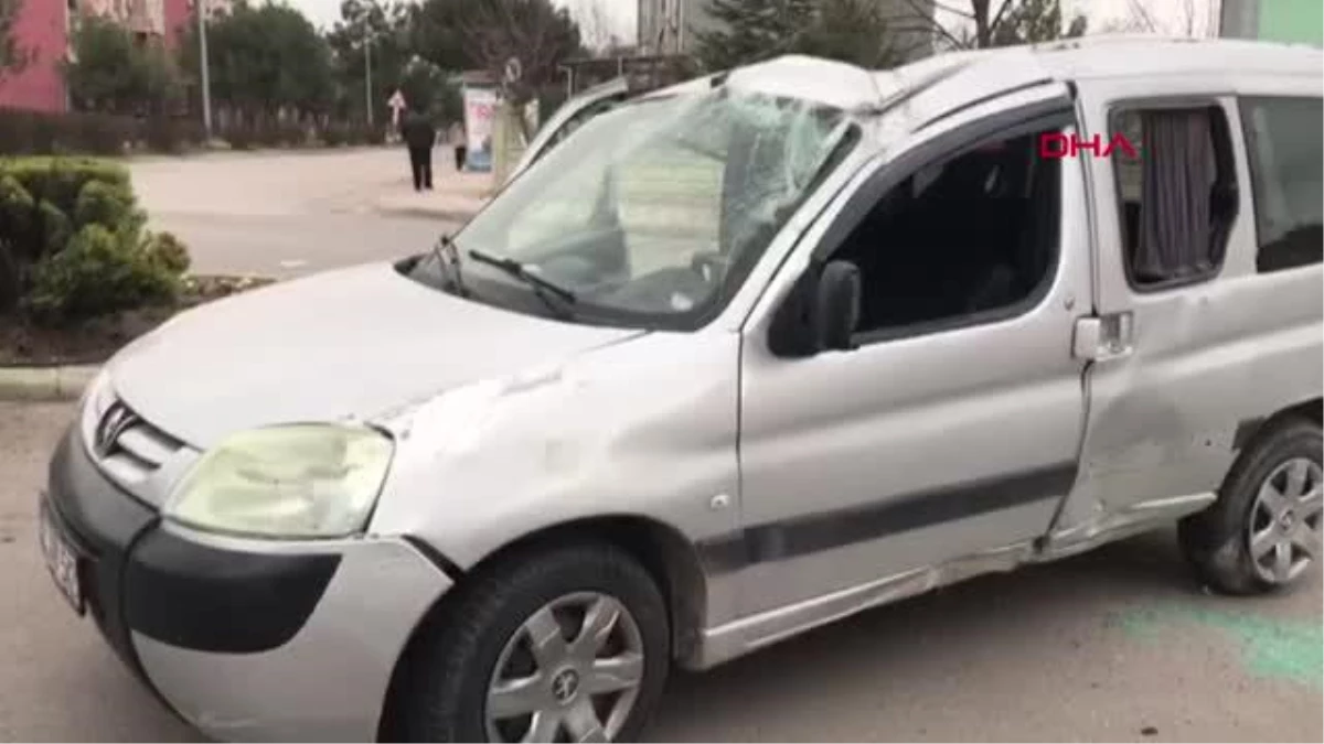 Son dakika... AFYONKARAHİSAR Dinar\'da kaza: 3 yaralı