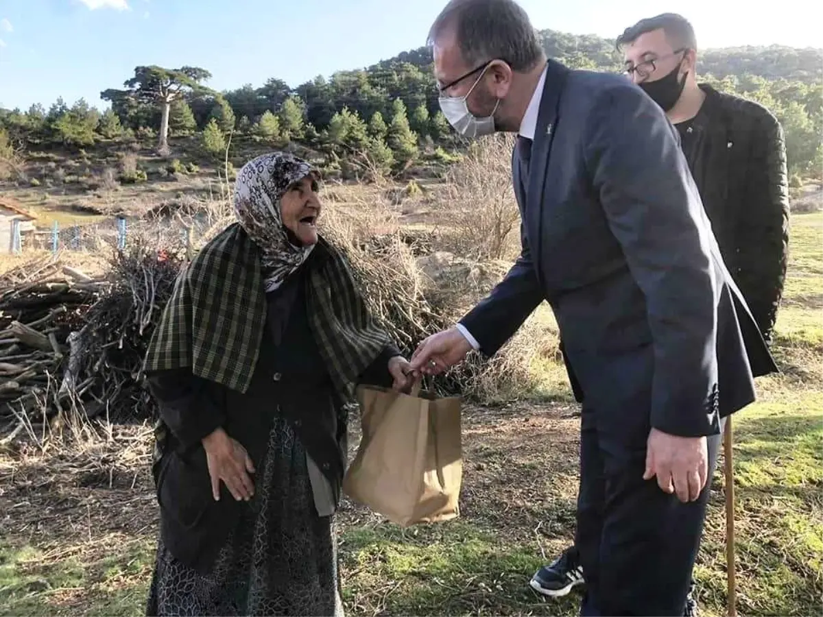 Başkan Ceyhun: "Büyüklerimiz hayatımızın en kıymetli değerleridir"