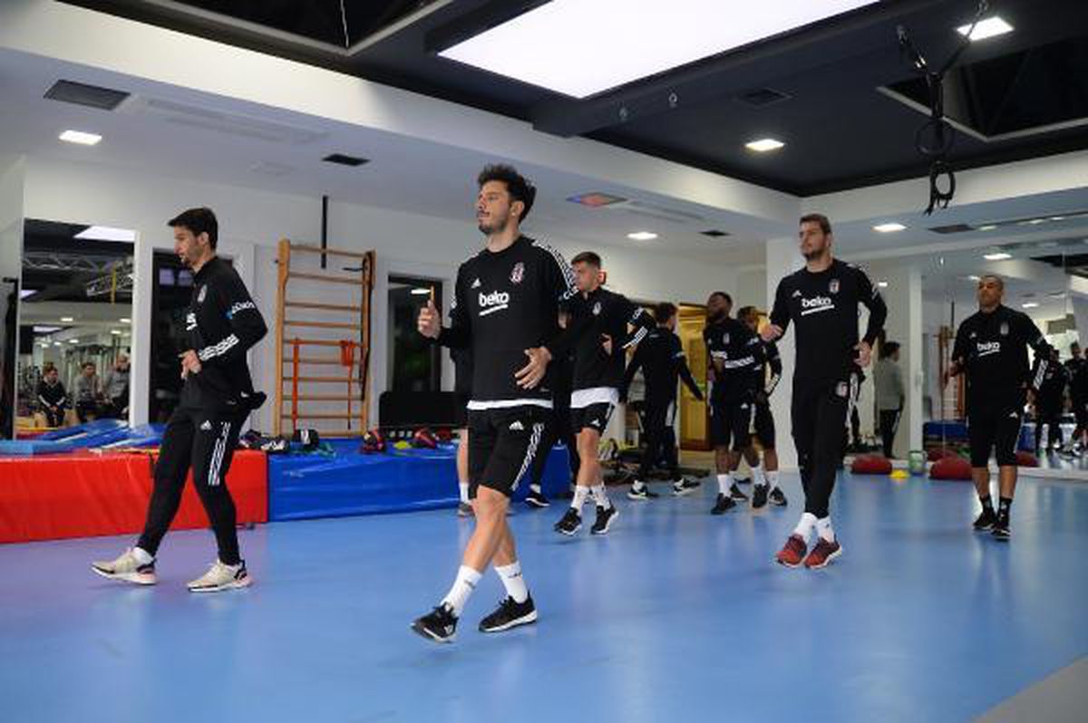Beşiktaş salonda çalıştı