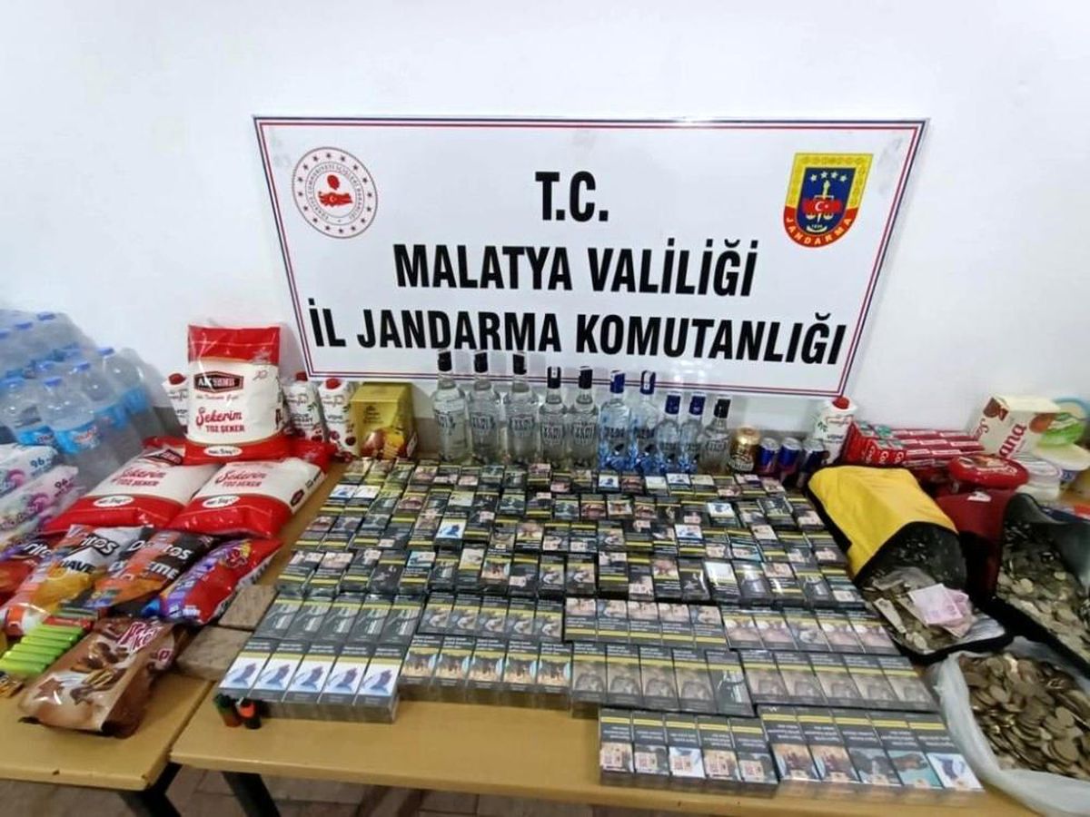 Malatya\'da iş yerinden hırsızlık yapan 3 şüpheli yakalandı