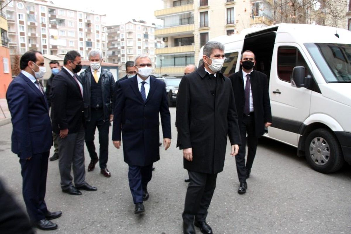 "Dünyada evlatlarını geri istemek kadar masum başka bir duygu olabilir mi?"