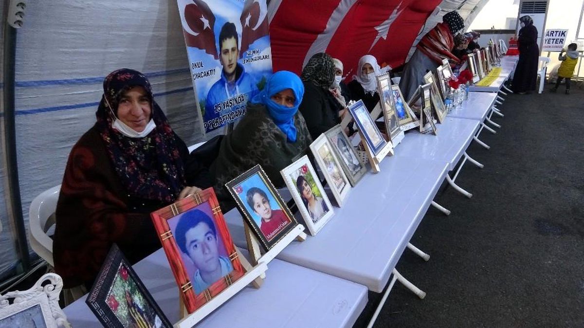 Son dakika haberleri: Evlat nöbetindeki aileler HDP\'den çocuklarını almakta kararlı