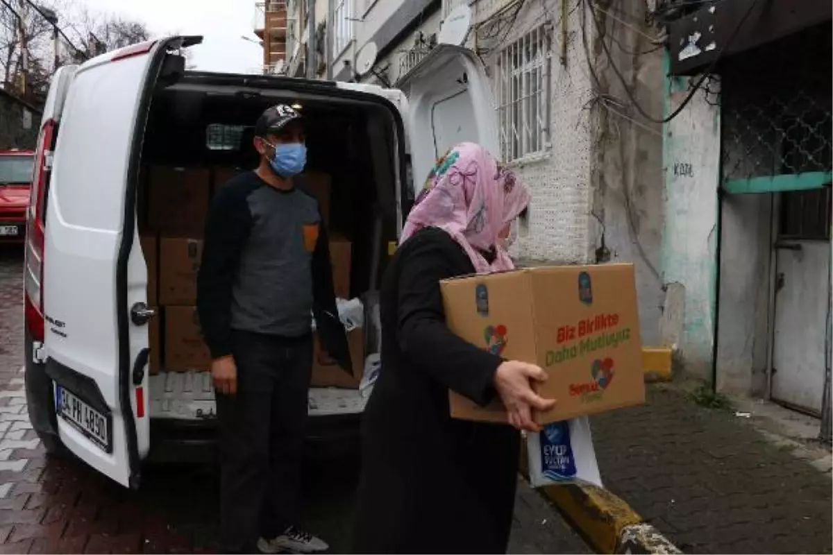 Eyüpsultan Belediyesi Ramazan için erzak kolisi dağıtmaya başladı