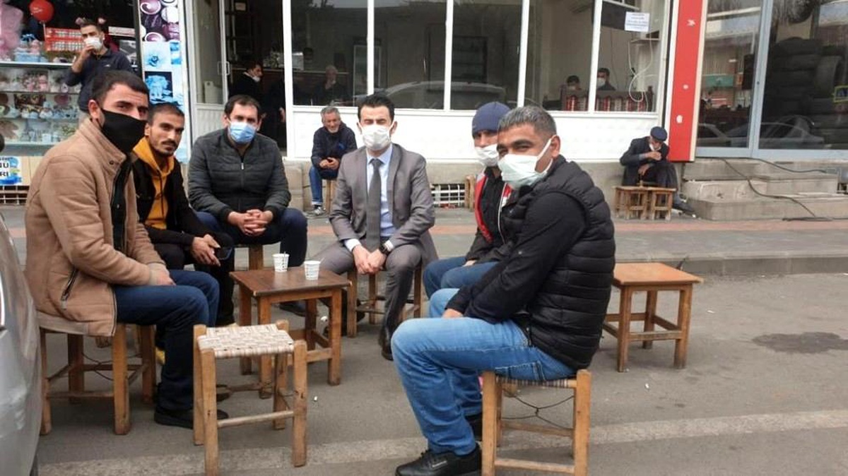 Yenişehir Kaymakamı Murat Beşikci, esnaf ile bir araya geldi