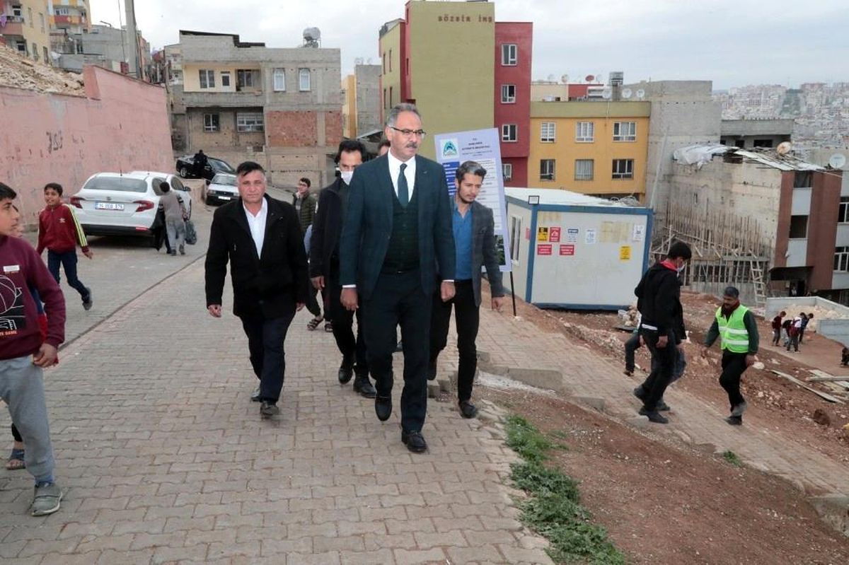 Kuş, Eyyübiye\'de şelale park ve kitap otağı yapım alanını inceledi