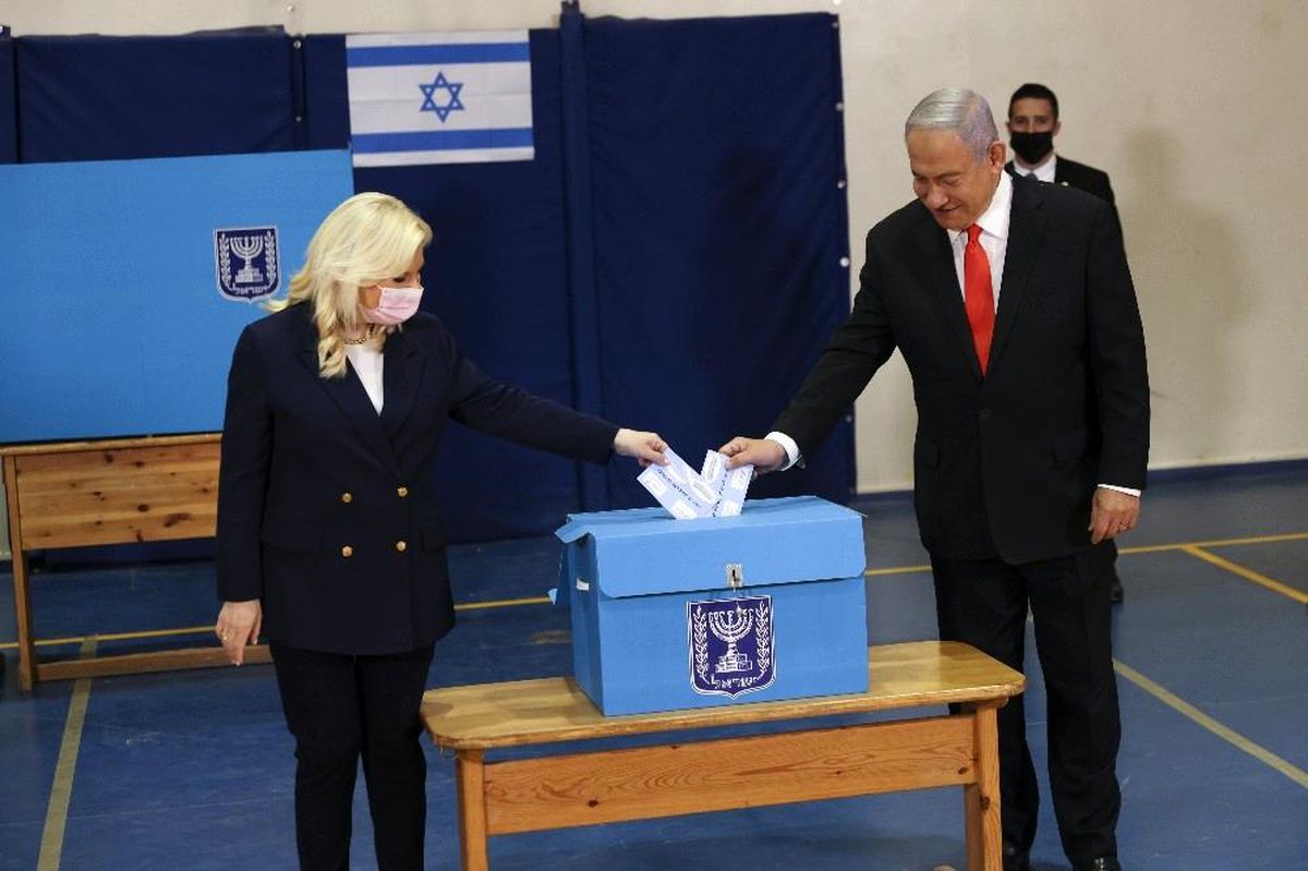 Netanyahu ve eşi oyunu kullandı