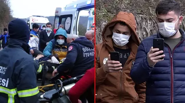 Otomobil şarampole yuvarlandı, kurtarma çalışmalarını izleyenler canlı yayın yaptı Otomobil şarampole yuvarlandı, kurtarma çalışmalarını izleyenler canlı yayın yaptı