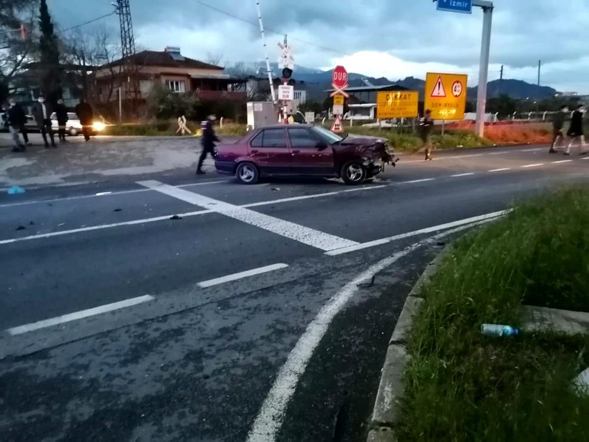 Son dakika haberleri! Ovaköy\'de trafik kazası: 1\'i ağır 5 yaralı